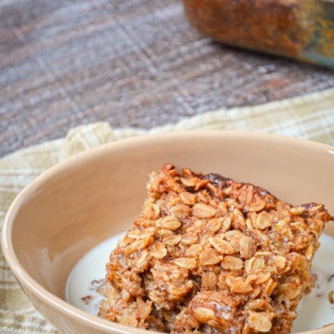 Get your day off to the right start with this healthy banana bread baked oatmeal recipe! Sweetened naturally using honey, and using whole food ingredients. It's a healthy breakfast the whole family can love.