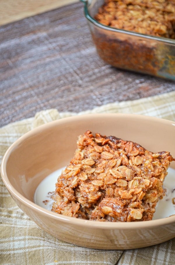 Get your day off to the right start with this healthy banana bread baked oatmeal recipe! Sweetened naturally using honey, and using whole food ingredients. It's a healthy breakfast the whole family can love.