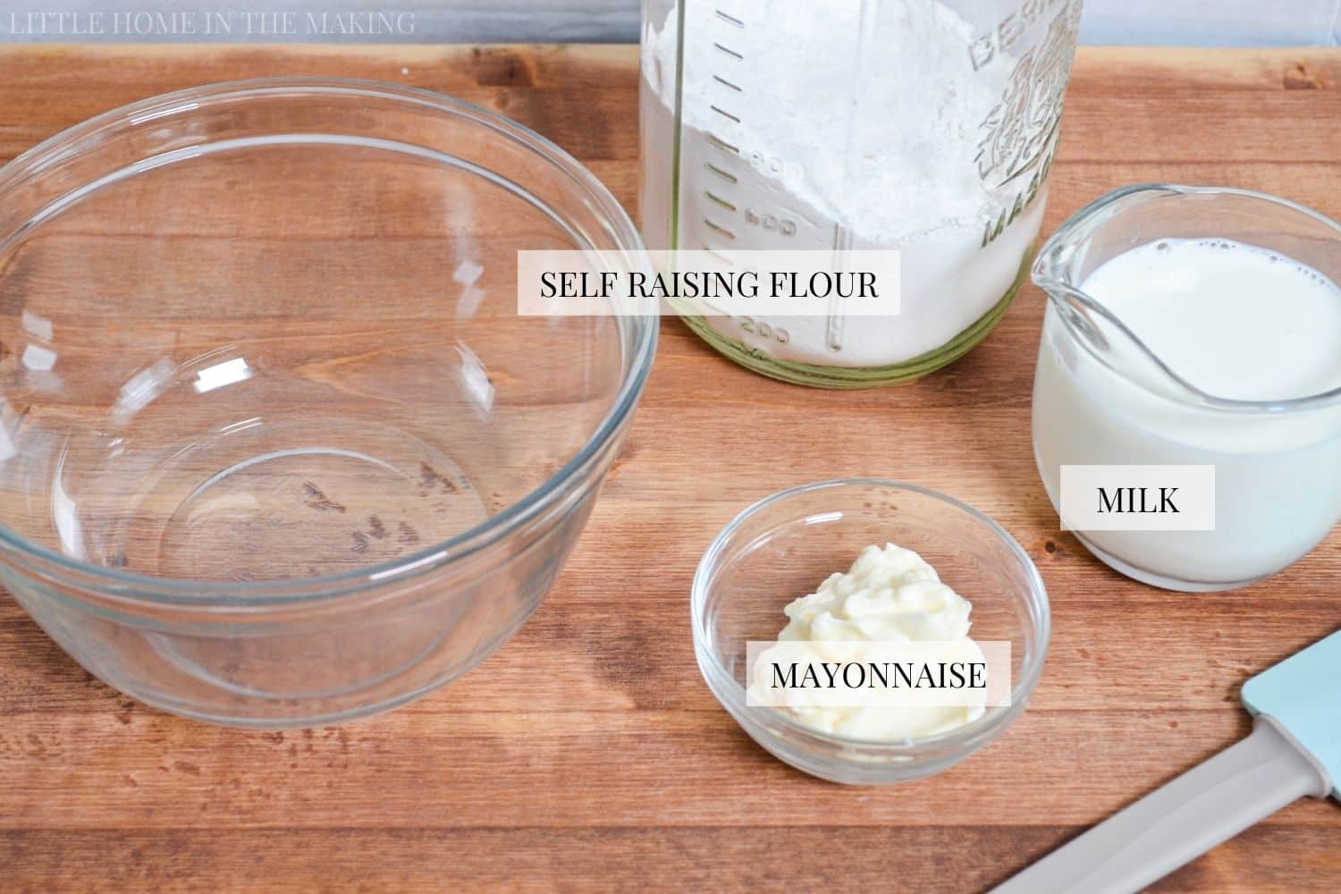 The ingredients needed to make mayonnaise rolls.