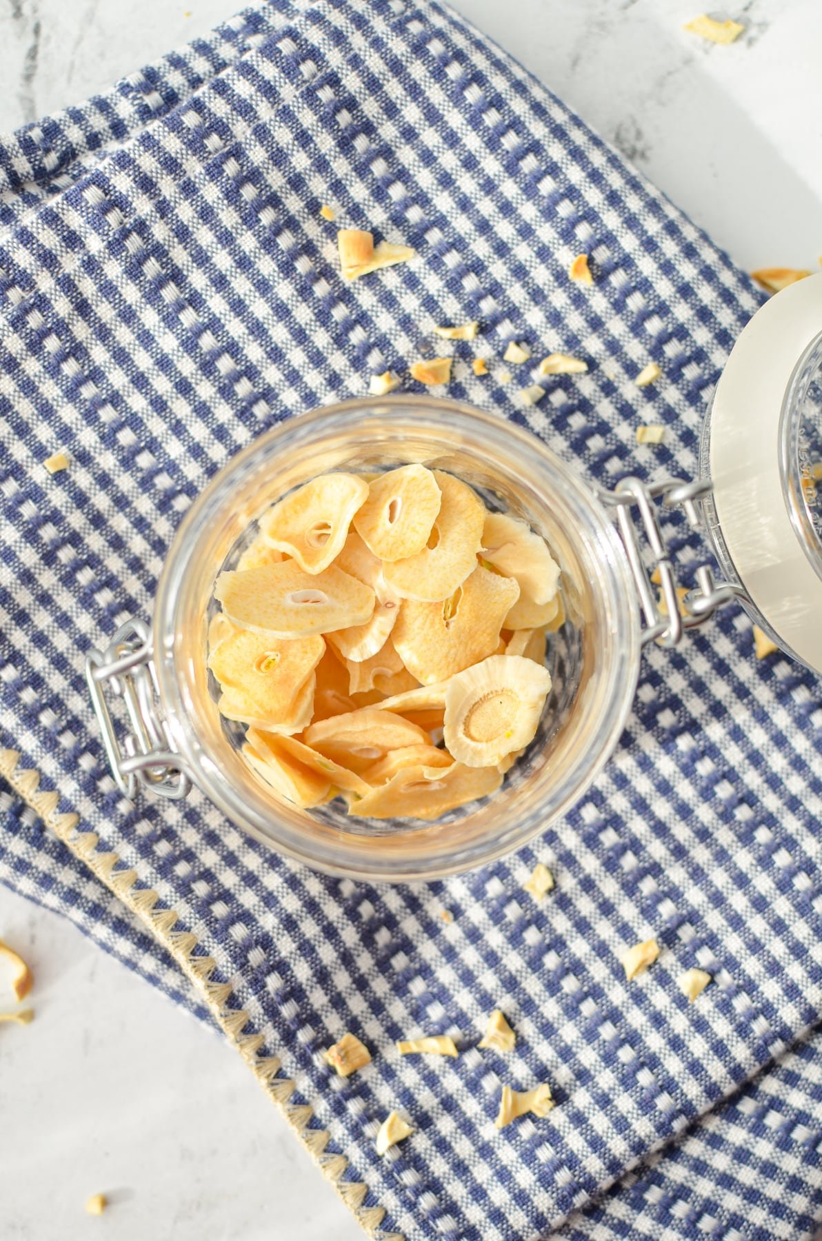 A jar of dried garlic slices.