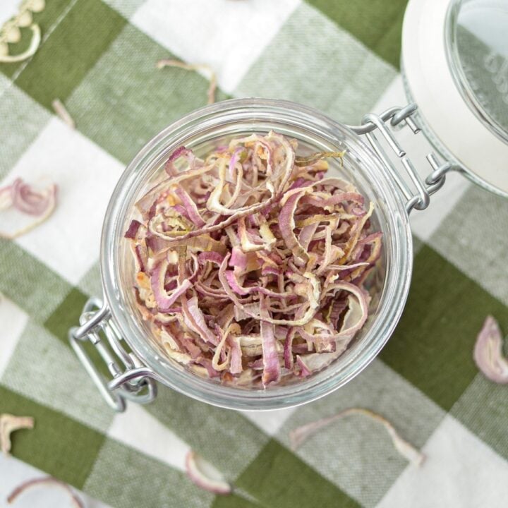 Dehydrating Shallots